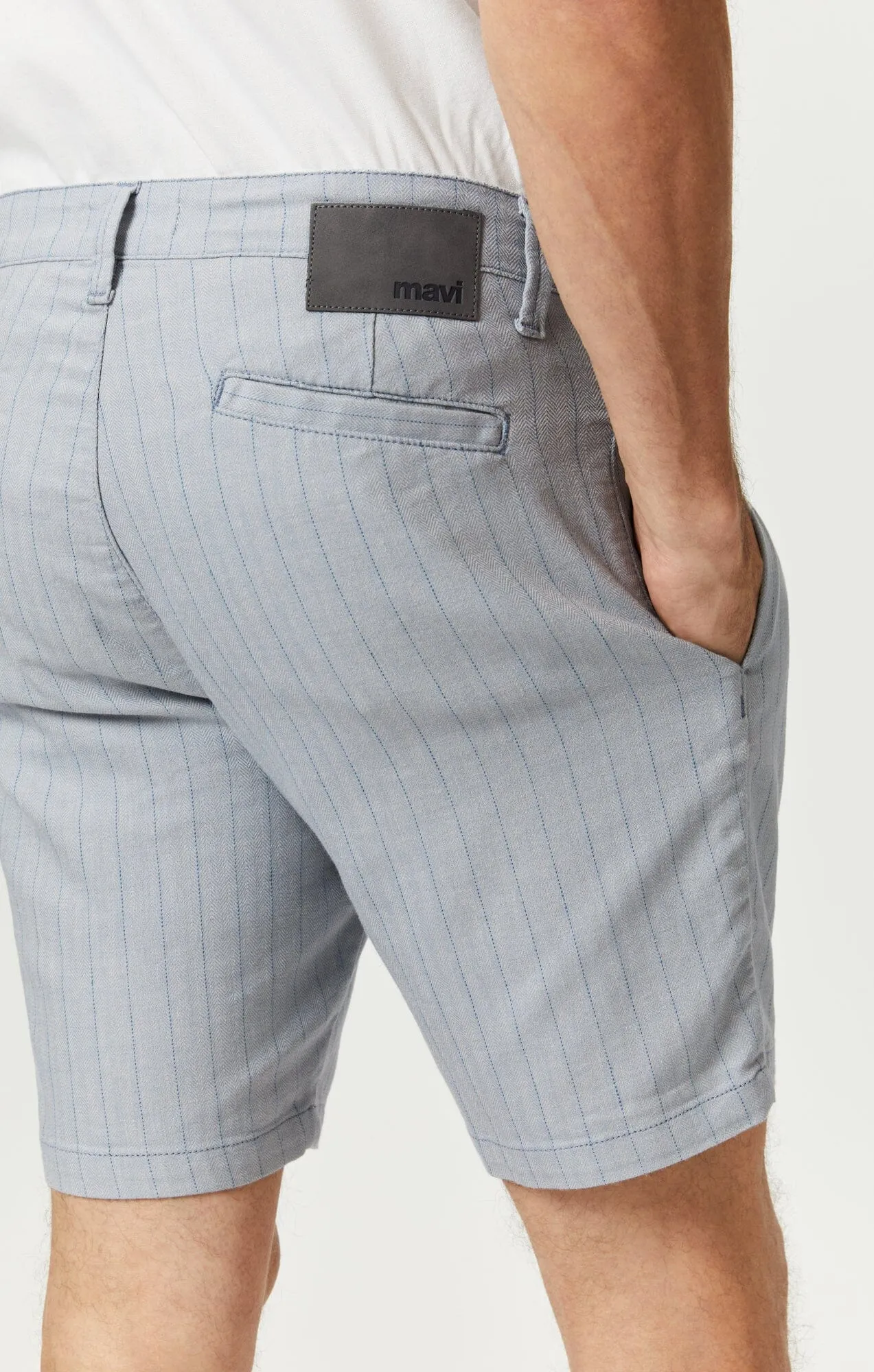 NOAH SHORTS IN BLUE STRIPE LINEN